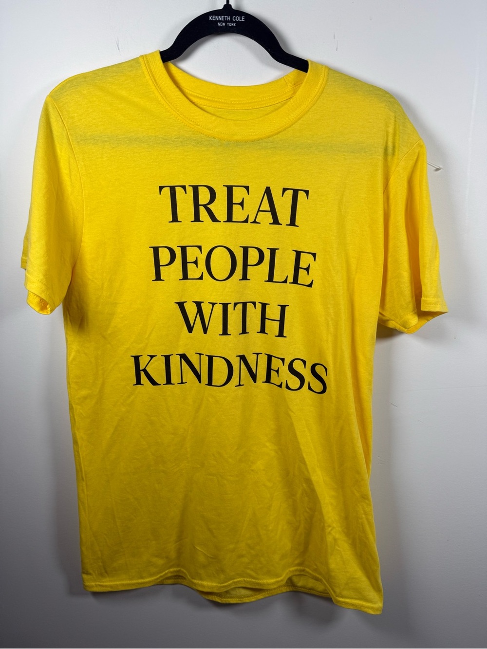 HARRY STYLES | Treat People with Kindness Shirt Size M
